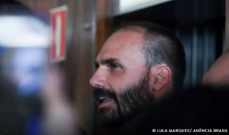 TCU recomenda que Câmara investigue gastos de Eduardo Bolsonaro
