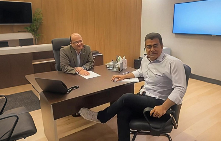 Prefeito Marçal Filho reunido com o governador em exercício José Carlos Babosinha para discutir aumento nos repasses para média e alta complexidade em Dourados. Foto: Divulgação/Assecom