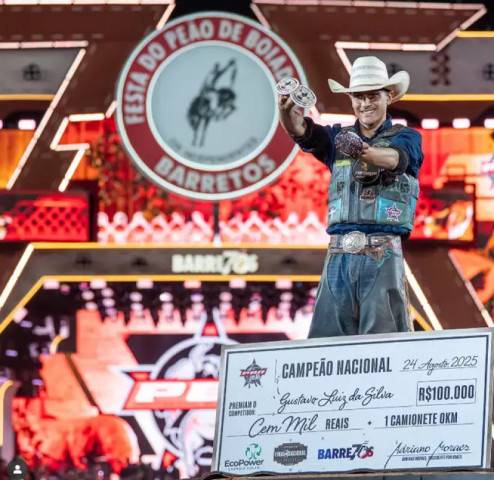 Gustavo é o terceiro a conquistar a "tríplice coroa" nacional (Foto: PBR Brazil)