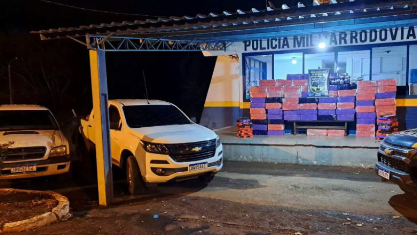 aminhonete carregada 1,7 tonelada de drogas (Foto: Divulgação,)