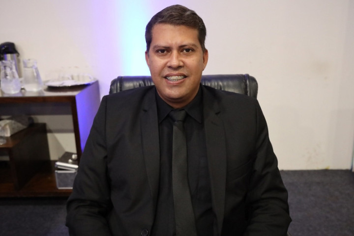 Vereador Dill do Povo (União Brasil) em sessão na Câmara de Dourados nesta segunda-feira (Foto: Giovana Coletti/CMD)