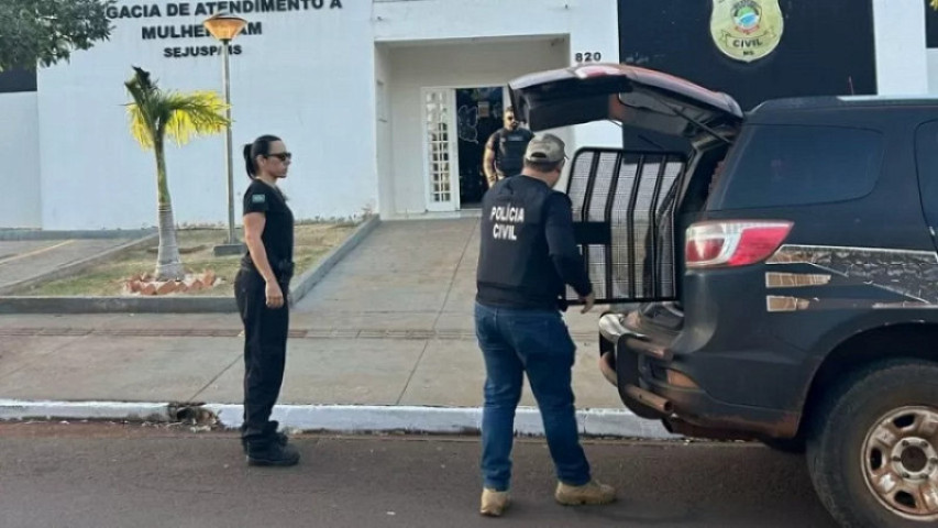 Momento que pastor foi encaminhado à delegacia no ano passado - Foto: PCMS