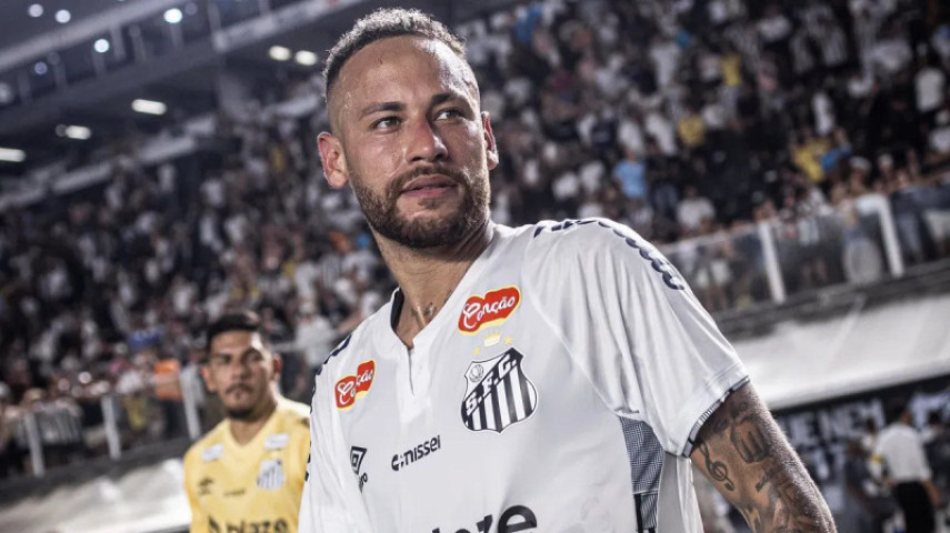 Neymar em partida pelo Santos  • Raul Baretta/ Santos FC