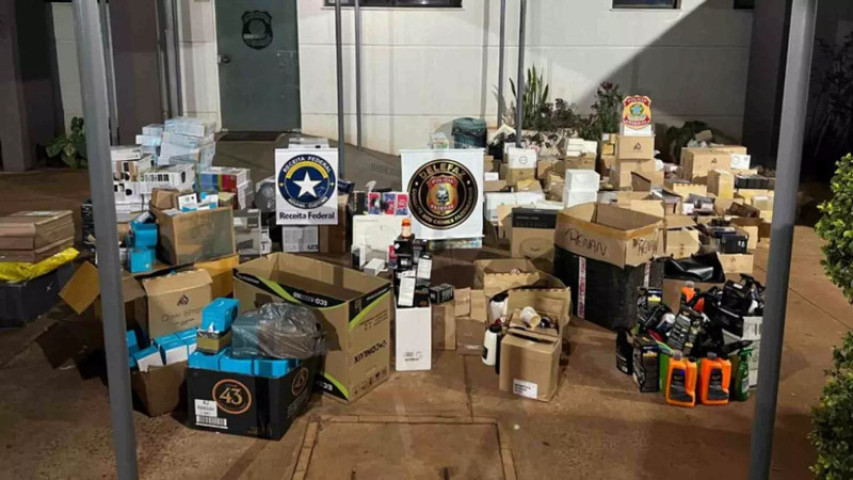 Foram apreendidos cerca de R$ 600 mil em mercadorias - Foto: PF
