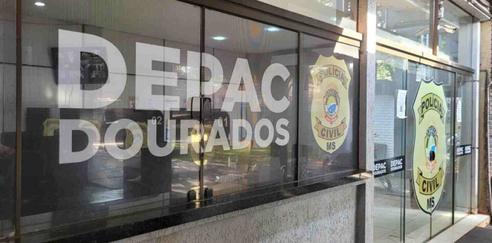 Envolvidos foram levados para a Depac de Dourados. (Foto: Marcos Morandi, Midiamax)