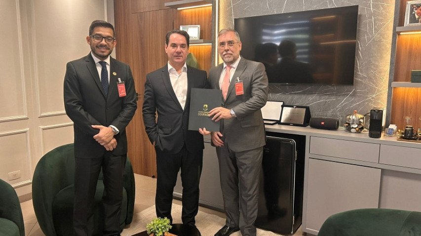 Fernando Baraúna e Carlos Pimentel em visita ao desembargador Ary Raghiant Neto no TJMS. Foto: Assessoria/CMD
