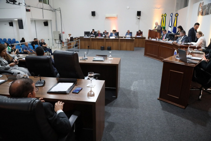 Em sessão movimentada, vereadores de Dourados debateram e aprovaram sete projetos de lei na sessão ordinária desta segunda-feira