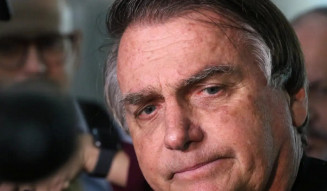 Bolsonaro recebe alta hospitalar e laudo aponta câncer de pele