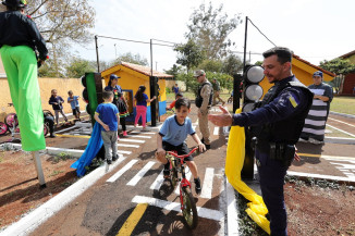 Reinauguração da mini pista de trânsito, na escola Aurora, foi o ponto alto da abertura da Semana Nacional de Trânsito em Dourados – Foto: A. Frota