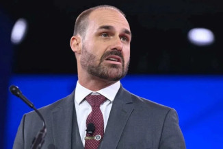 PF abre processo disciplinar para investigar Eduardo Bolsonaro nos EUA