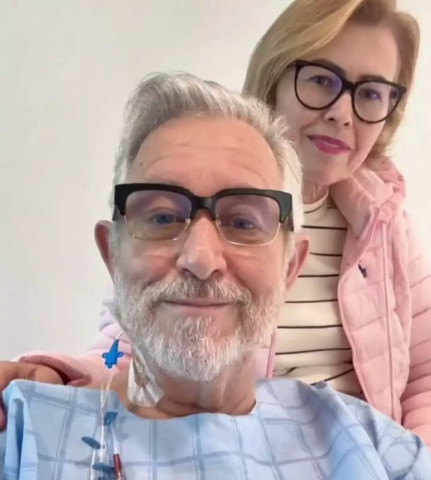 Deputado estadual Antônio Vaz (Republicanos) ao lado da esposa Luciana durante internação (Foto: Reprodução Instagram)