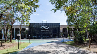 TCE-MS age preventivamente e suspende licitação por exigências excessivas em edital