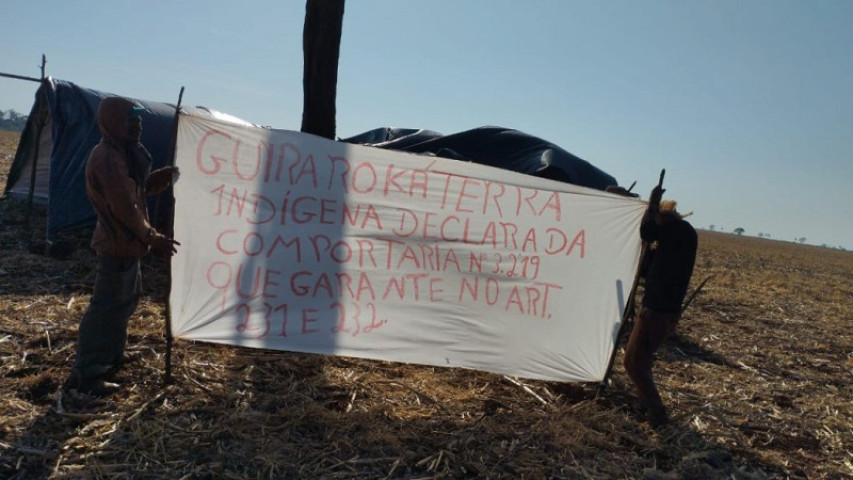 Os Guarani e Kaiowá reivindicam a demarcação da TI ao mesmo tempo em que visam impedir pulverizações de agrotóxico. Foto: Aty Guasu/Divulgação