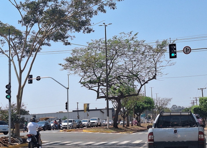 Semáforo entrou em funcionamento após mais de dois meses de instalado (Foto: Assessoria/CMD)