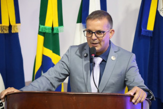 Vereador Inspetor Cabral durante sessão da Câmara. (Foto. F. Grott)