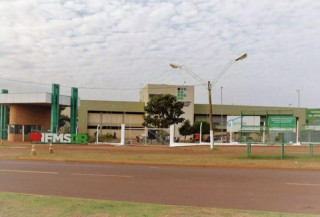 IFMS está com vagas abertas para professor substituto com salários até R$ 9 mil