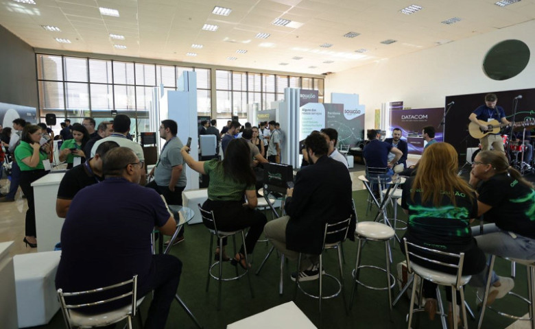 Pantanal ISP Summit está sendo realizado no Centro de Convenções Antônio Tonnani e reúne profissionais do ramo da internet de todo o estado. Foto: A. Frota