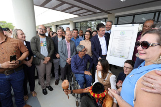 Solenidade de descerramento de placa de inauguração do prédio da reitoria - Foto: A. Frota