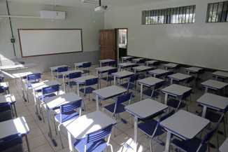 A  definição do valor leva em conta critérios como reajuste salarial de professores e funcionários administrativos, custos com insumos, energia, água, aluguel e investimentos em formação e capacitação. - Foto: Arquivo