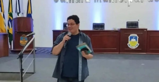 Luciano foi um dos fundadores do Grupo Literário Arandu, criado em 1997, e também cofundador da editora independente Arrebol Coletivo, lançada em 2013, com o objetivo de divulgar novos autores regionais - Foto: Grupo Literário Arandu