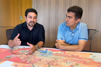 Em live, o prefeito Marçal Filho descarta casos de contaminação por metanol em Dourados e alerta a população para os cuidados com o consumo de bebidas destiladas. Reprodução/Assecom