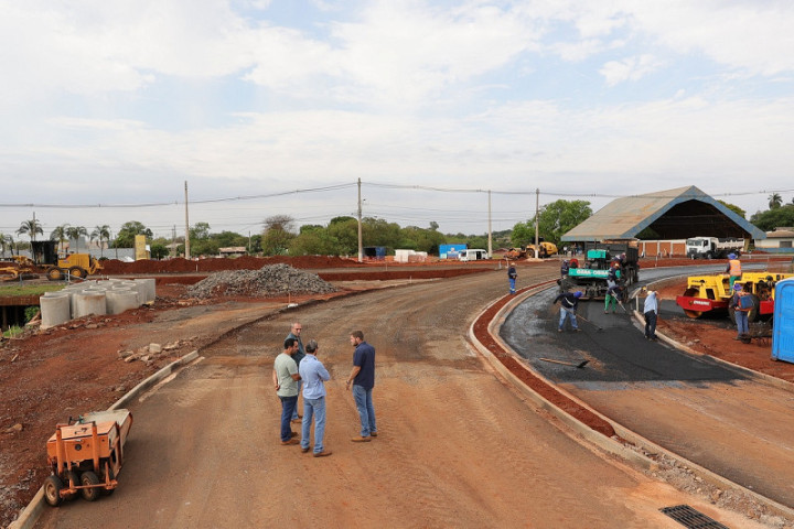 O projeto prevê a integração da Aziz Rasselen à Via Parque do Córrego Água Boa, criando uma via expressa que ligará o Aeroporto Regional à BR-463 e atravessará toda a cidade – Foto: A. Frota