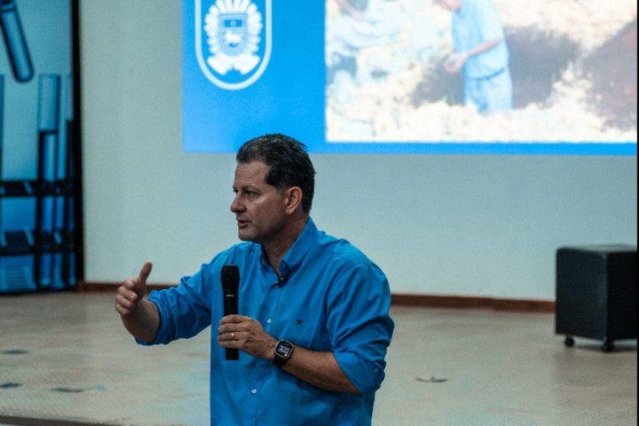 Câmara destaca, durante apresentação do Zoneamento Agroecológico em Dourados, que o conhecimento técnico sobre os solos dá segurança ao produtor e orienta políticas públicas para um agro sustentável.  Veja mais no site da ALEMS: https://al.ms.gov.br/Deputado/Noticias/143643/estudo-da-embrapa-mostra-onde-e-como-produzir-com-seguranca-em-mato-grosso-do-sul