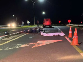 Local do acidente foi sinalizado com cones. (Foto: Reprodução/Jornal da Nova)