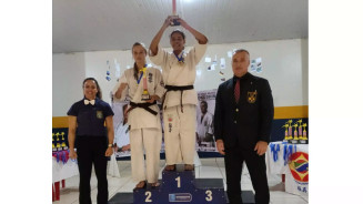 Douradense Ane Gabriely Loza conquista ouro no Campeonato Brasileiro de Karatê