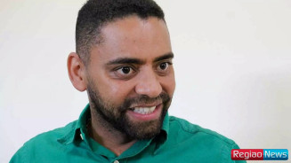 Prefeito 'Marcelo pé' acabou com o cabelo maluco em Antônio João - Foto: juliano Almeida