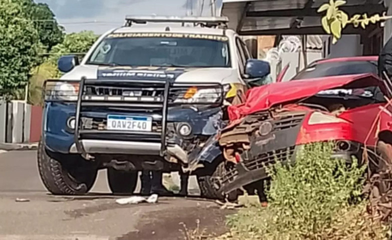 Veículos ficaram destruídos (Coxim Agora)