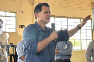 O deputado Renato Câmara, presidente da Frente Parlamentar do Leite e vice-presidente da Assembleia Legislativa, conduz a 4ª Comitiva Leite Ativo no distrito do Taboco em Corguinho/MS.