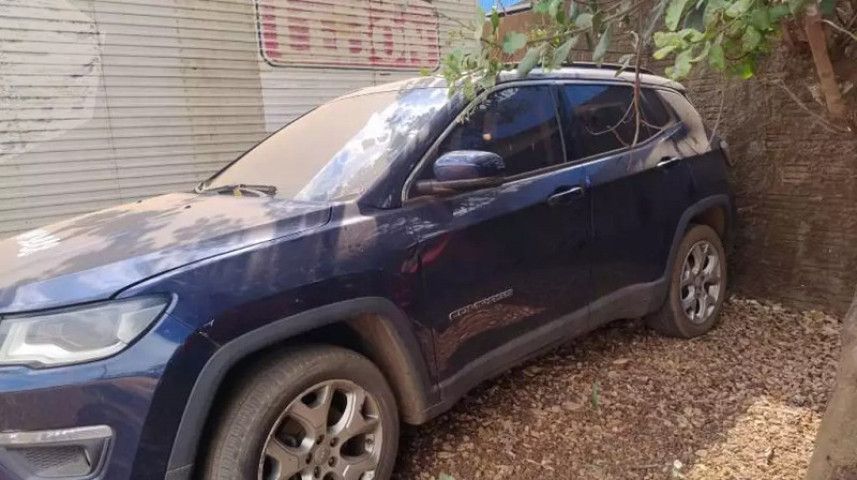 Jeep Compass Longitude, 2021/2021 (azul), para circulação (Foto: divulgação).
