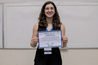 Egressa da UFGD vence prêmio nacional com melhor TCC de Engenharia de Produção do Brasil