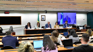 Reunião da Comissão de Finanças e Tributação. (Foto: Zeca Ribeiro/Câmara dos Deputados)