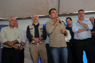 Prefeito Marçal Filho discursa na solenidade de entrega da primeira etapa do Hospital Regional e cobra mais recursos para a saúde em Dourados. Foto: A. Frota