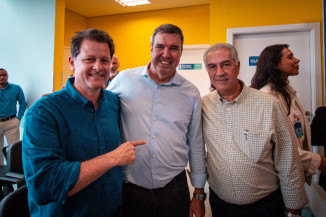 Passarela no jardim Guaicurus é resposta a um pedido antigo da população, comemora Renato Câmara
