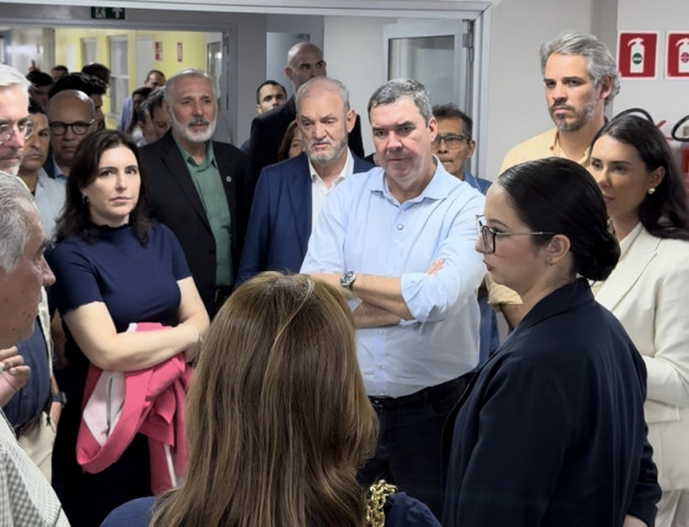 Tiago Botelho acompanhou Riedel na inauguração da policlínica