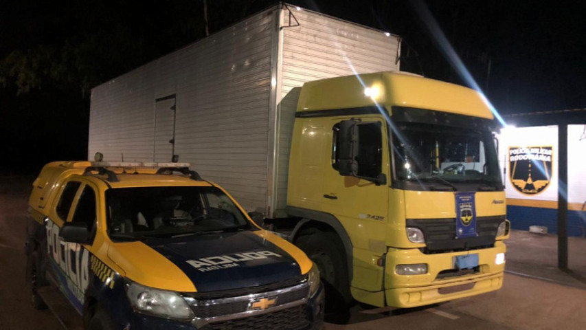 Caminhão foi recuperado (Foto: Divulgação)