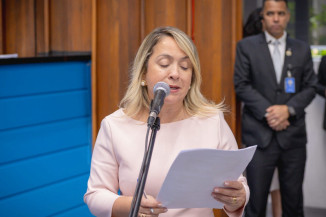 Lia Nogueira solicita envio de computadores para escola estadual em Dourados