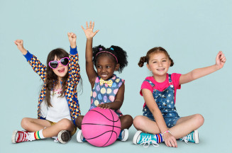 Dicas para montar um guarda-roupa infantil versátil e criativo