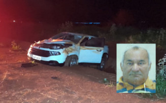 Carro conduzido por Osvalderlei parou em uma valeta, após capotar várias vezes; Foto: Leandro Holsbach/Alerta Dourados)