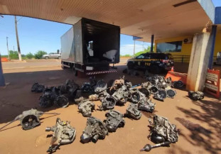 Carga de peças furtadas foi encontrada pela PRF em fiscalização na BR-163. (Foto: Reprodução)... veja mais em https://www.campograndenews.com.br/cidades/interior/carga-com-58-pecas-furtadas-e-interceptada-por-fiscalizacao-na-br-163