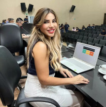 Cristina é vice-prefeita em Sidrolândia