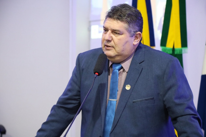 Yuri durante a 41ª sessão ordinária na Câmara. (Foto: F. Grott)