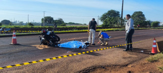 Jovem freou para evitar a colisão, mas sem sucesso - Foto: Sidnei Bronka/ ligado na Notícia