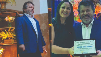 Carlos Bernardo recebe Título de Cidadão Sidrolandense