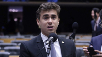 Nikolas Ferreira apoia indicação de Flávio Bolsonaro e diz que é para 'pacificação'
