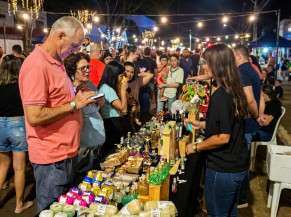 Primeira feira foi realizada na abertura do natal, na terça-feira - Foto: Flávio verão