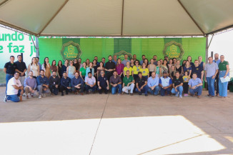 Sicredi Centro-Sul MS/BA realiza entrega simbólica da Cesta de Amor 2025